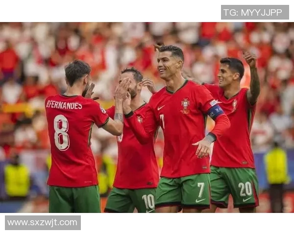 年长足球明星的传奇岁月与不屈精神探讨